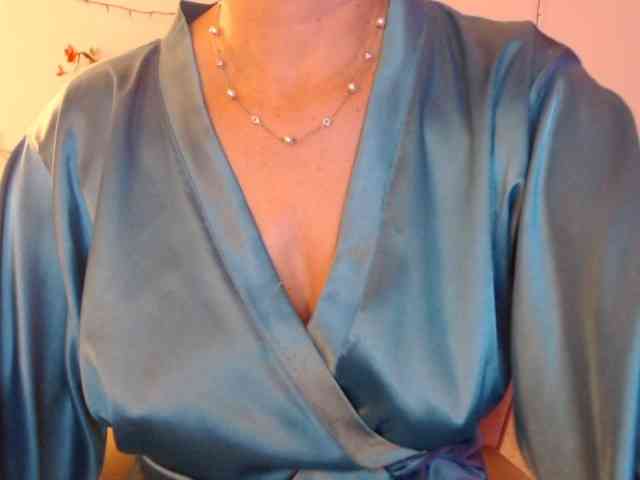 goodSnowQueen webcam