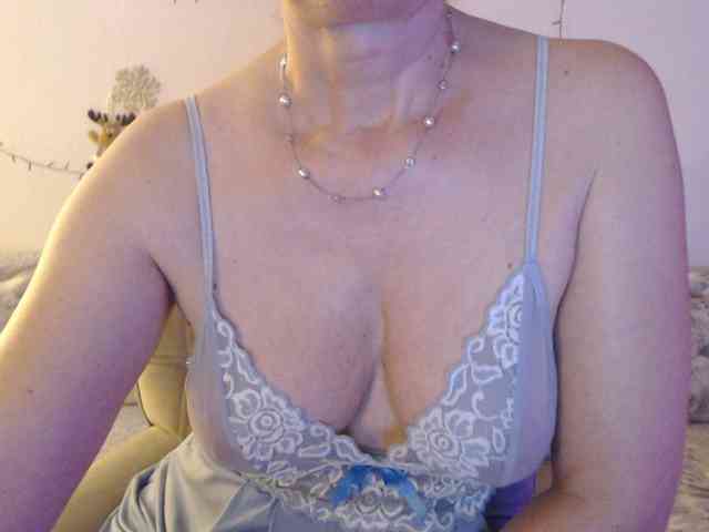 goodSnowQueen webcam