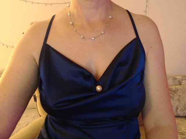 goodSnowQueen webcam