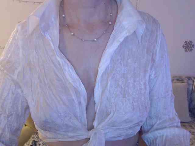 goodSnowQueen goodSnowQueen