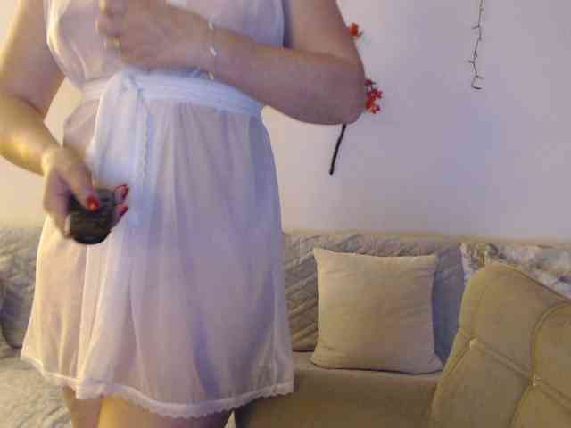 goodSnowQueen webcam