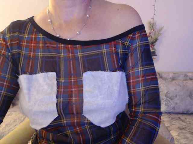 goodSnowQueen webcam