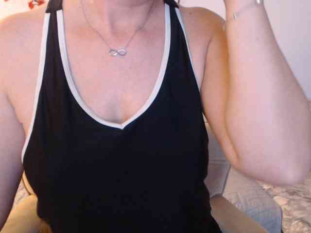 goodSnowQueen webcam