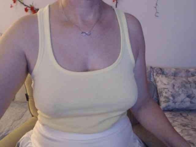 goodSnowQueen webcam