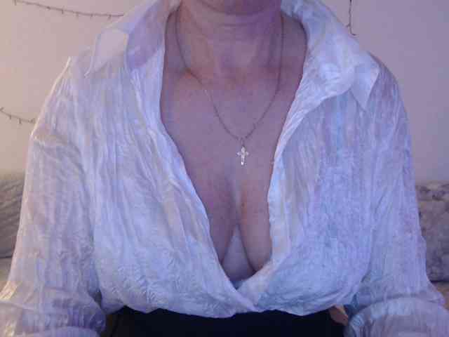 goodSnowQueen webcam