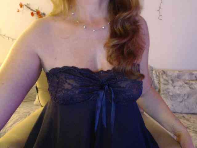 goodSnowQueen webcam