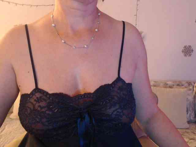 goodSnowQueen goodSnowQueen