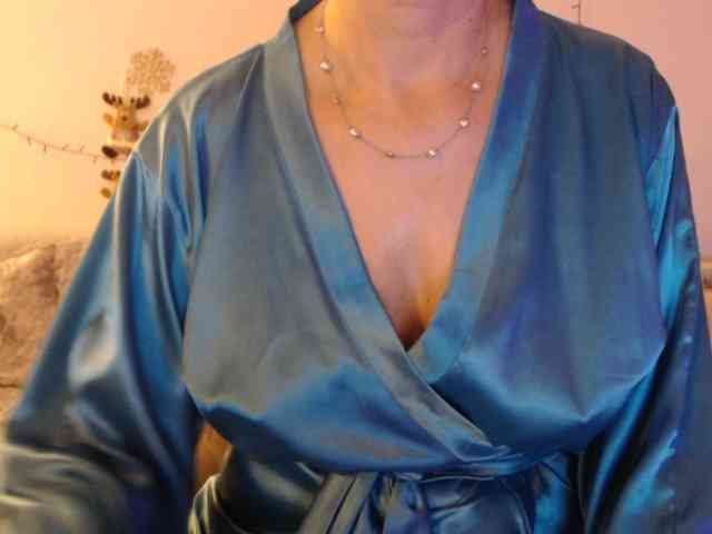 goodSnowQueen webcam