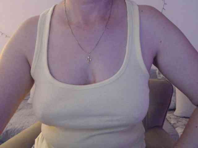 goodSnowQueen webcam