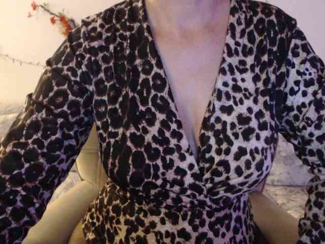 goodSnowQueen webcam