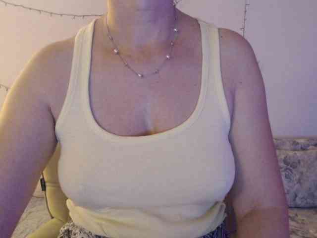 goodSnowQueen webcam