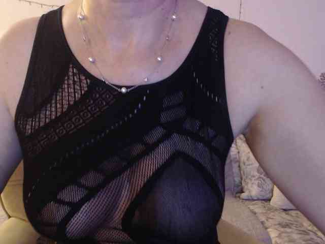 goodSnowQueen webcam