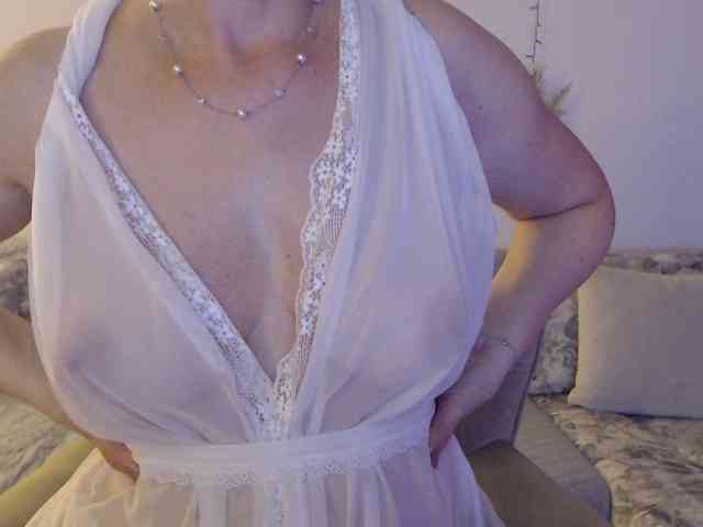 goodSnowQueen webcam