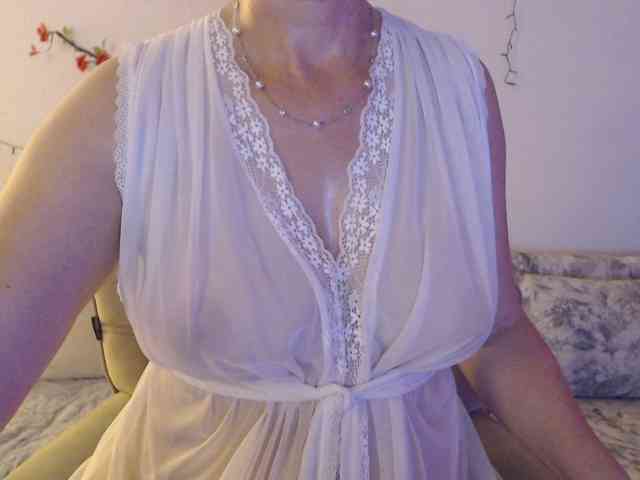 goodSnowQueen webcam