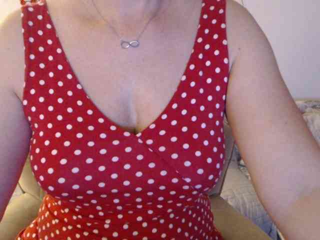goodSnowQueen webcam