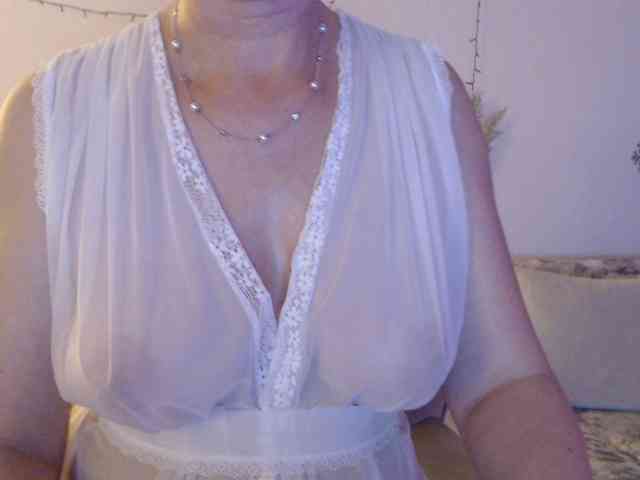 goodSnowQueen webcam