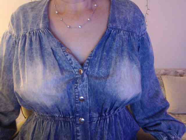 goodSnowQueen webcam