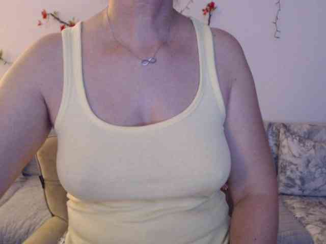 naked webcam GoodSnowQueen