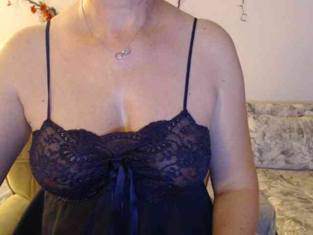 goodSnowQueen webcam