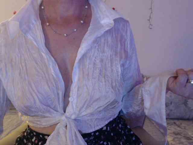 goodSnowQueen webcam