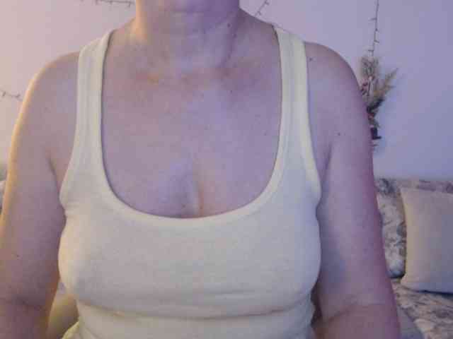 goodSnowQueen webcam