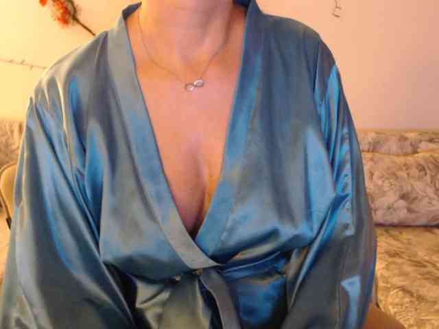 goodSnowQueen webcam