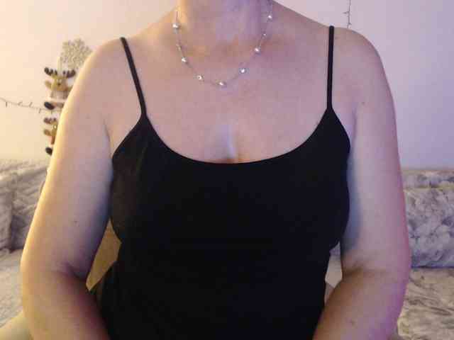 goodSnowQueen webcam