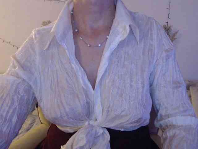 goodSnowQueen goodSnowQueen