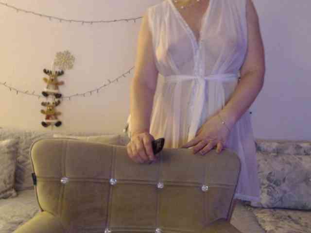 goodSnowQueen webcam