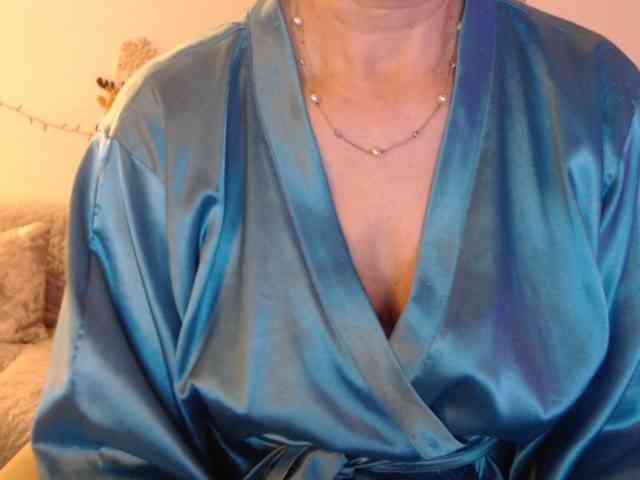 goodSnowQueen goodSnowQueen