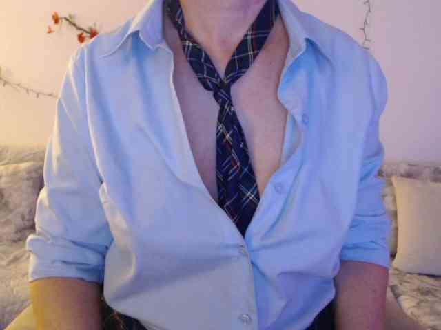 goodSnowQueen webcam