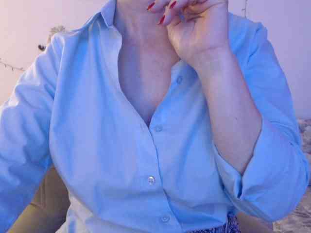 goodSnowQueen webcam