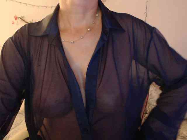 goodSnowQueen webcam