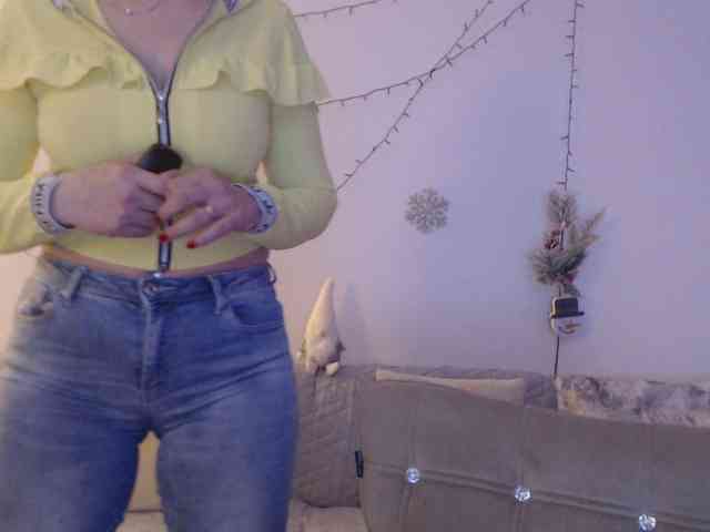 goodSnowQueen webcam