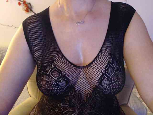 goodSnowQueen webcam