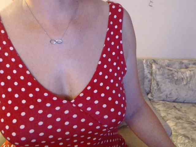 goodSnowQueen webcam