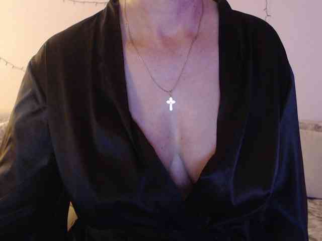 goodSnowQueen webcam