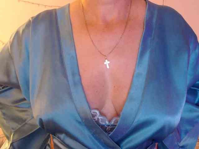 goodSnowQueen goodSnowQueen