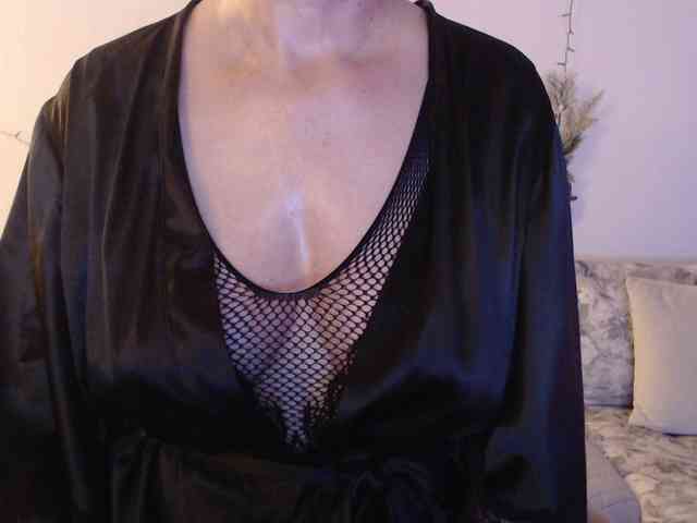 goodSnowQueen webcam