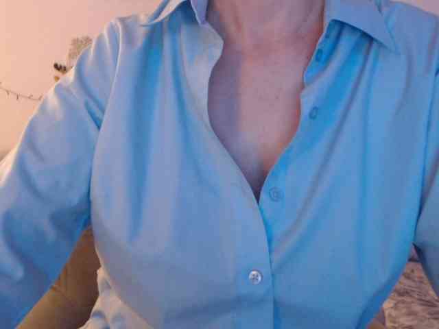 goodSnowQueen webcam