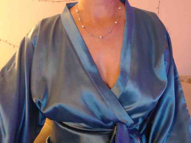 goodSnowQueen webcam