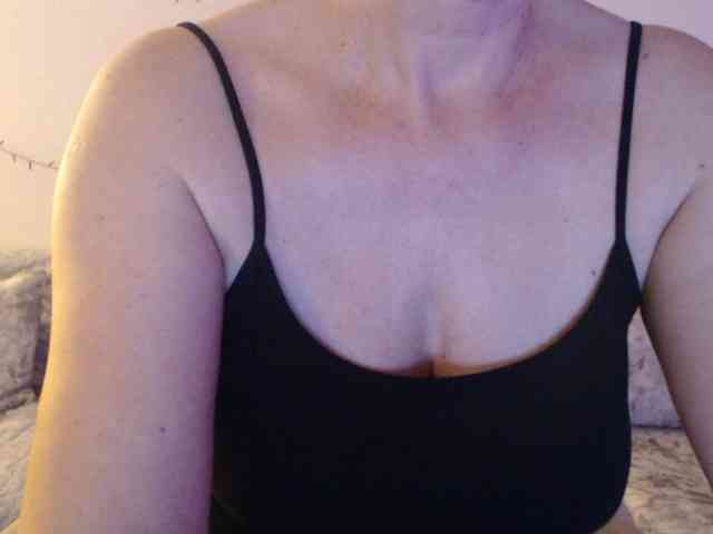 goodSnowQueen webcam