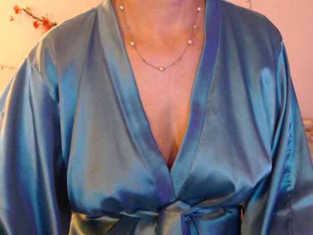 goodSnowQueen webcam