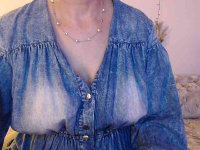 goodSnowQueen webcam