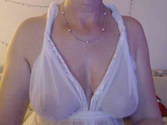 goodSnowQueen goodSnowQueen