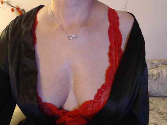goodSnowQueen webcam