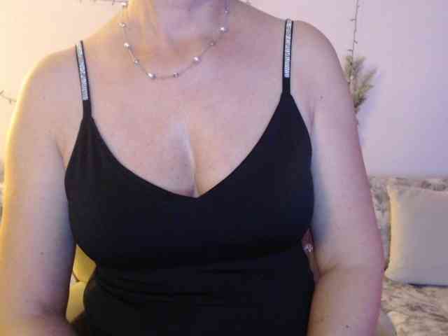 goodSnowQueen webcam