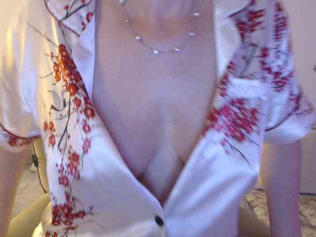 goodSnowQueen webcam