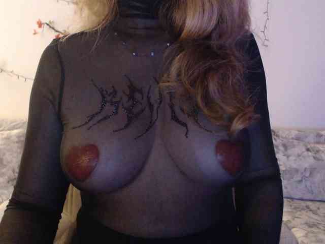 goodSnowQueen webcam