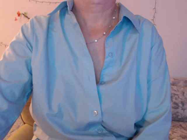 goodSnowQueen webcam